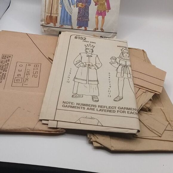 Vintage Simplicity 8152 Nativity Costumes Sewing Pattern partially cut - Picture 5 of 6